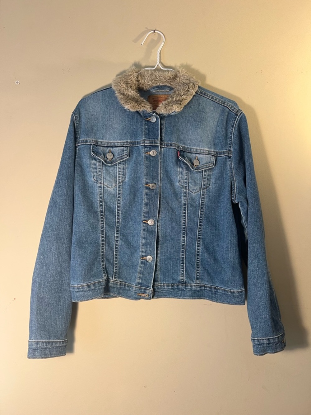 Kid’s Large Levi's Light Blue Denim Trucker Jacket with Faux Fur Collar 70s Vibe